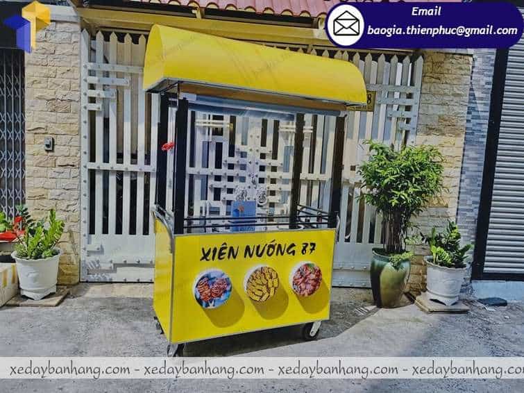 báo giá tủ trưng bày xiên que