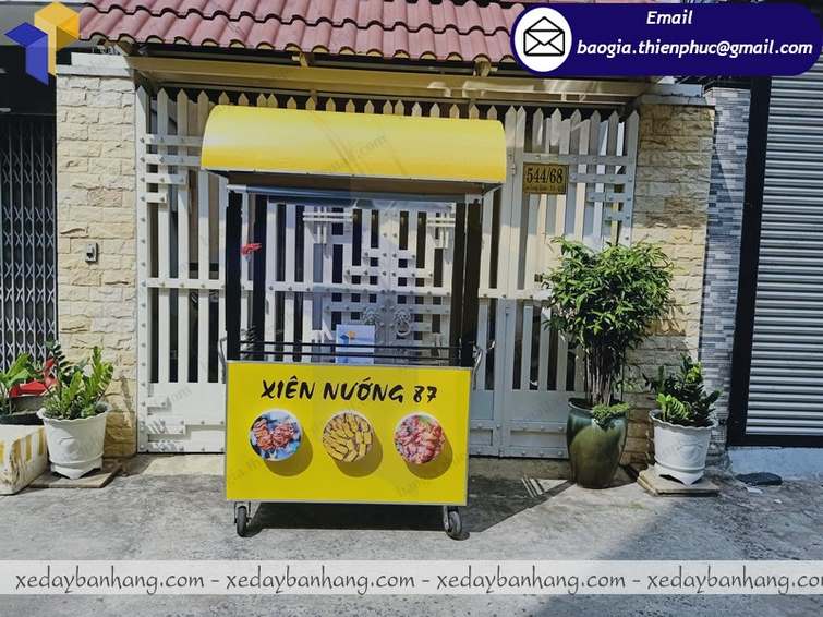 đóng tủ trưng bày xiên que giá rẻ