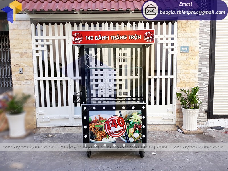 tủ bán bánh tráng trộn