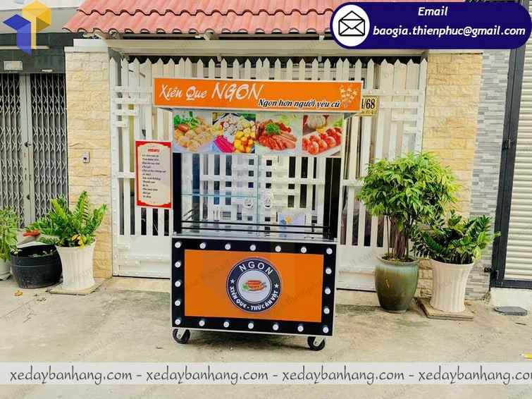 xe bán cá viên chiên ăn vặt bằng sắt