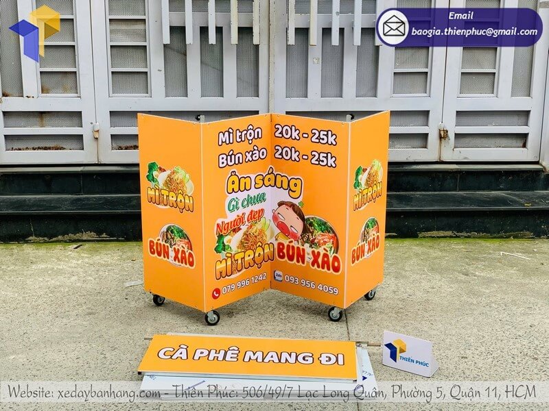 xe đẩy bán bánh mì sáng