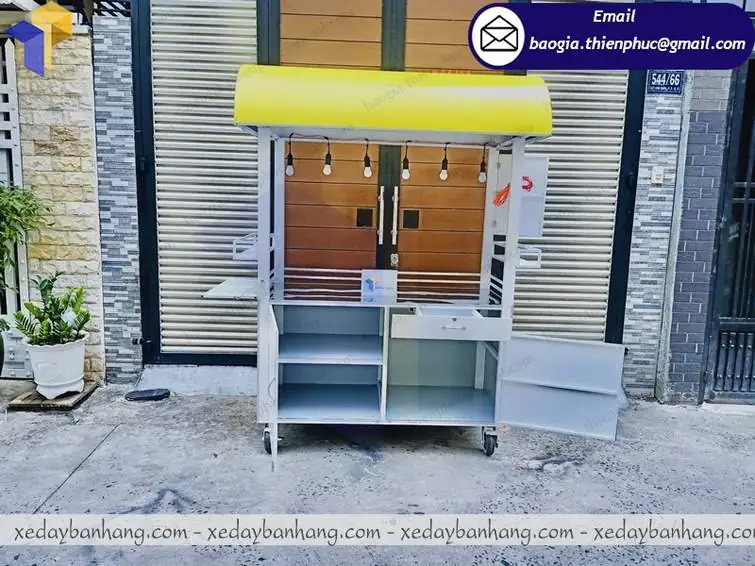 xe bán xiên que nướng vỉa hè bằng inox