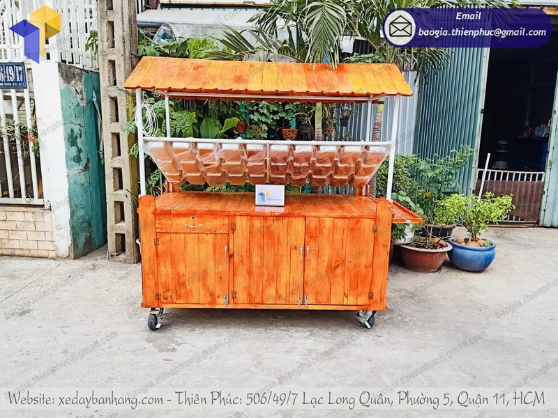 xe bán xiên que ốp gỗ