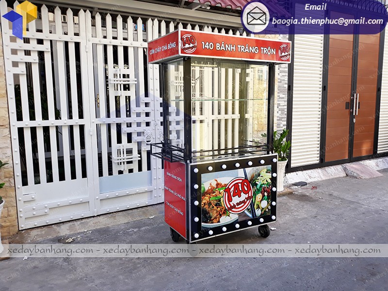 xe đẩy bán đồ ăn vặt