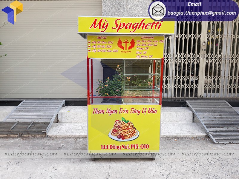 xe đẩy bán đồ ăn