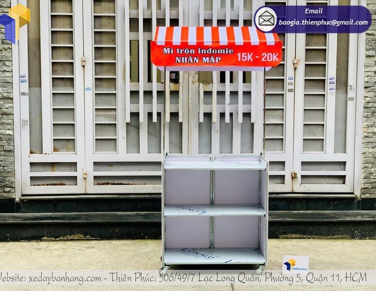 xe mì trộn lưu động