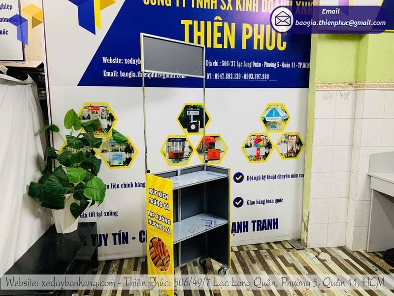 xe lạp xưởng nướng