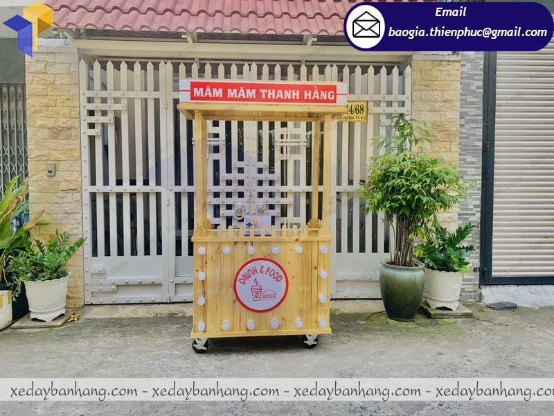 xe gỗ bán cá viên chiên xe gỗ bán cá viên chiên